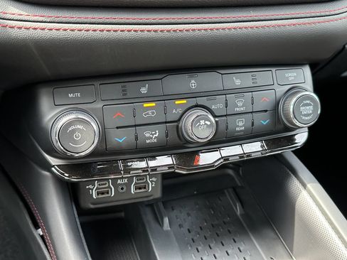 New 2026 Dodge Durango GT w/ Blacktop Package AWD/4WD image 17