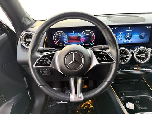 Used 2024 Mercedes-Benz GLB 250 image 12