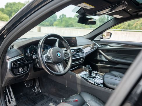 Used 2018 BMW M550i xDrive AWD/4WD image 9