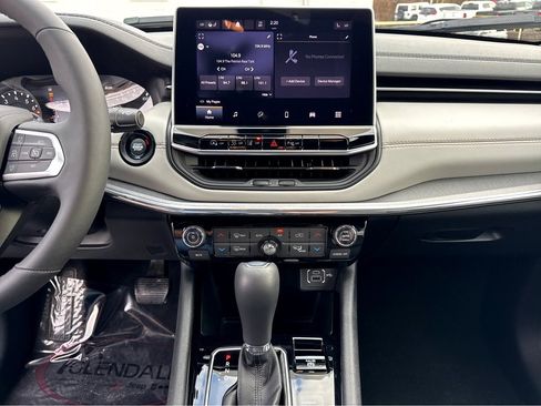 Used 2024 Jeep Compass Limited image 22