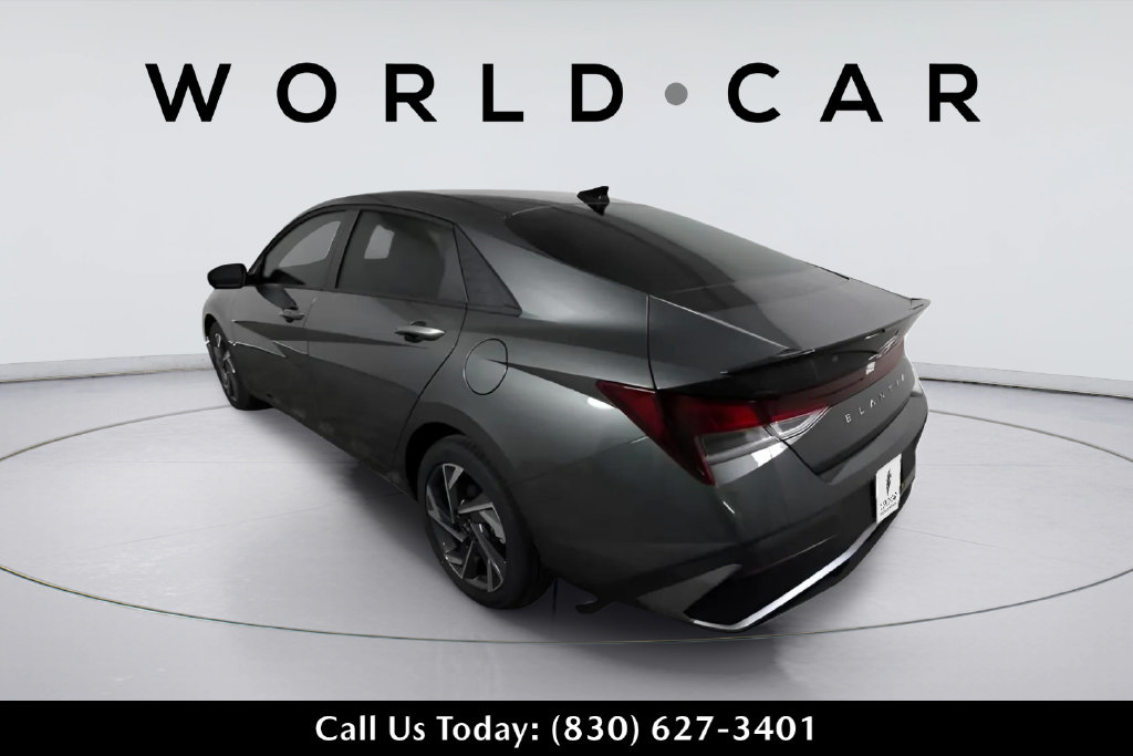 Used 2025 Hyundai Elantra Sport FWD image 5