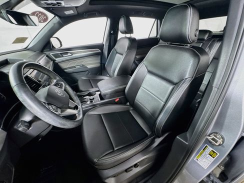Used 2023 Volkswagen Atlas Cross Sport SE w/ Panoramic Sunroof Package AWD/4WD image 15