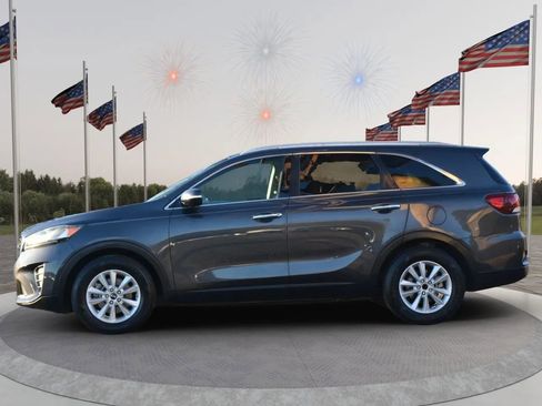 Used 2019 Kia Sorento FWD V6 w/ LX V6 Convenience Package image 4