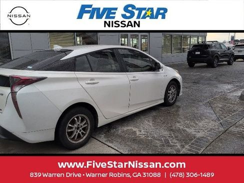 Used 2016 Toyota Prius Two FWD image 10