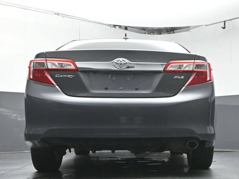 Used 2013 Toyota Camry XLE w/ Leather Pkg FWD image 31