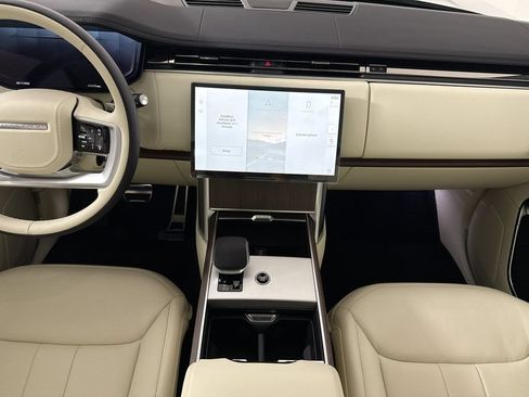 New 2026 Land Rover Range Rover Long Wheelbase SE AWD/4WD image 15