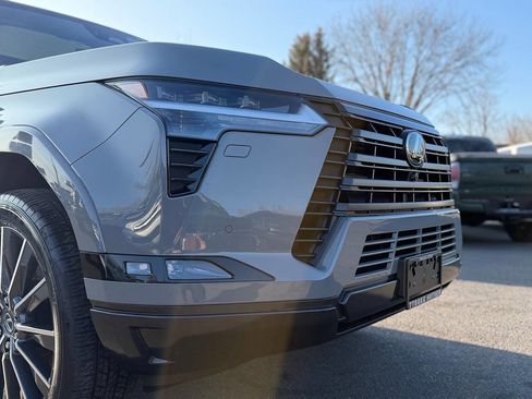 Used 2025 Lexus GX 550 image 26