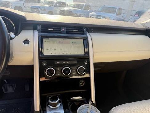 Used 2017 Land Rover Discovery HSE Luxury image 14