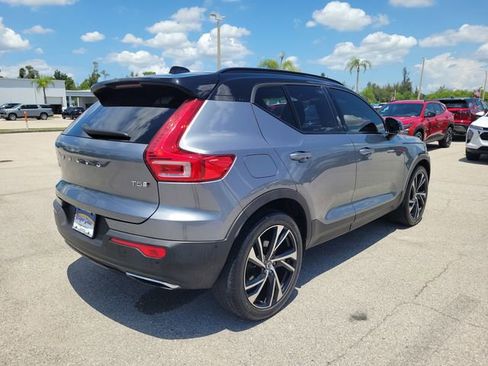 Used 2019 Volvo XC40 T5 R-Design AWD/4WD image 4