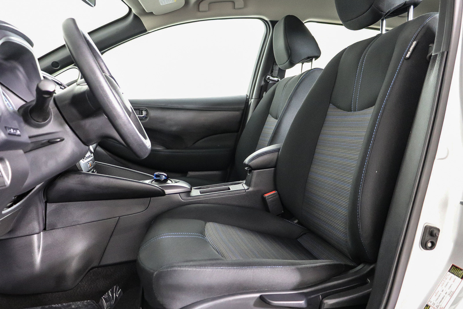 Used 2025 Nissan Leaf S FWD image 18