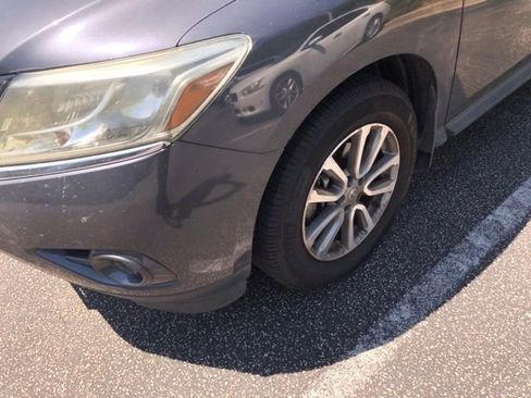 Used 2014 Nissan Pathfinder SV AWD/4WD image 9