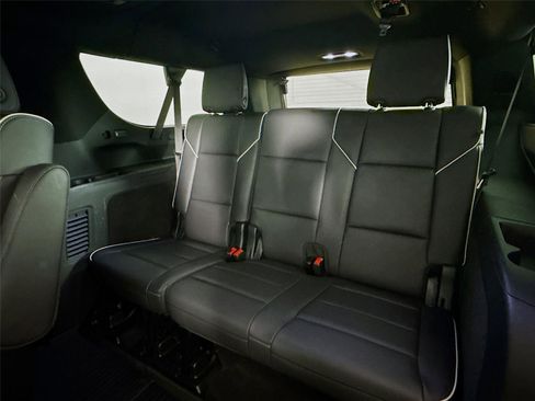 Used 2024 Cadillac Escalade ESV Premium Luxury image 18