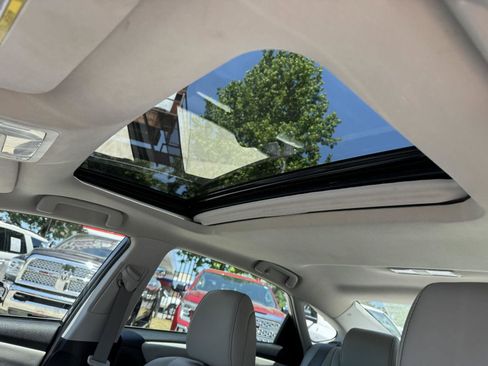 Used 2018 Toyota Avalon Limited w/ Protection Package FWD image 5