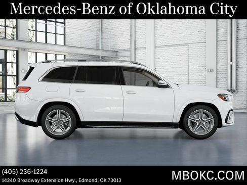 Used 2026 Mercedes-Benz GLS 450 4MATIC image 2