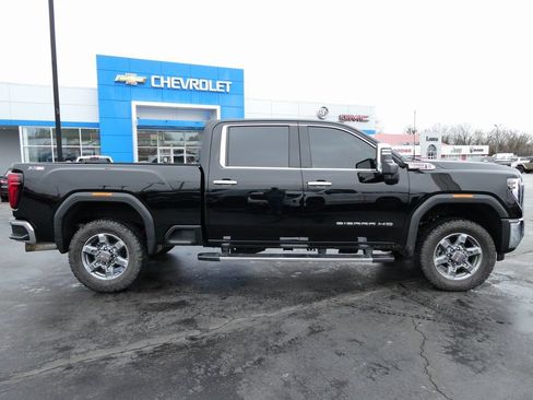 Used 2025 GMC Sierra 2500 SLT w/ SLT Premium Package AWD/4WD image 4