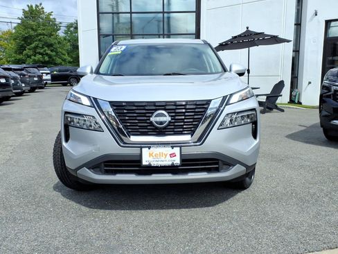 Used 2023 Nissan Rogue SV AWD/4WD image 2