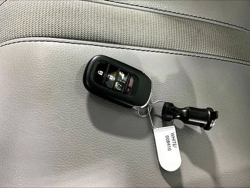 Used 2024 Honda Pilot Touring image 33