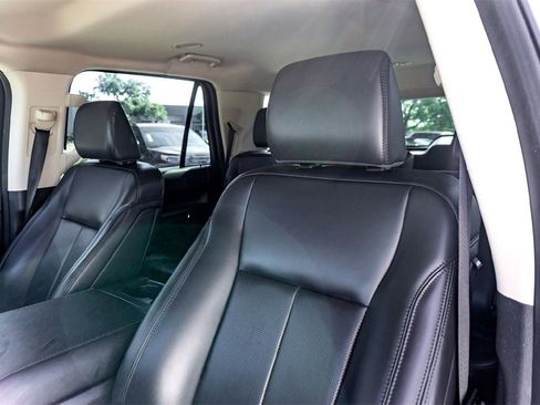 Used 2024 Ford Expedition XLT image 13