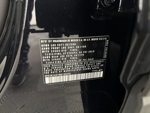 Used 2024 Volkswagen Tiguan SE image 28