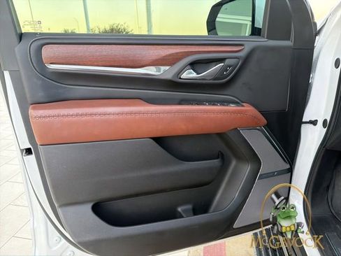 Used 2023 GMC Yukon Denali Ultimate w/ LPO, Floor Liner Package image 7