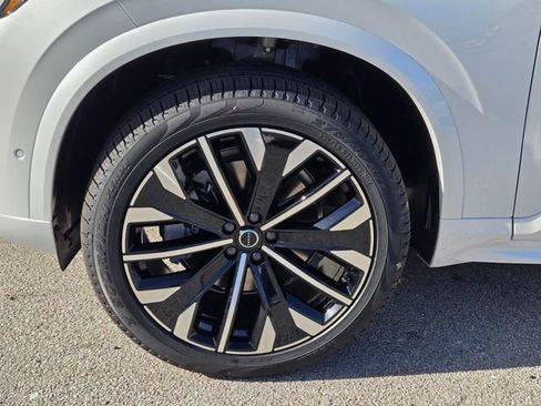 New 2026 Volvo XC90 B6 Ultra w/ Protection Package Premier AWD/4WD image 13