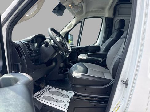 Used 2024 RAM ProMaster 2500 w/ Convenience Group FWD image 9