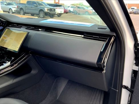 Used 2024 Land Rover Range Rover Sport Dynamic SE image 17