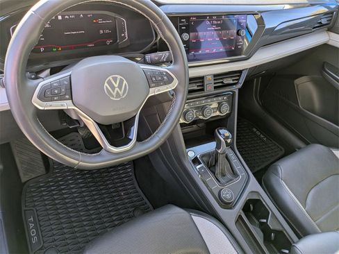 Used 2022 Volkswagen Taos SEL w/ Panoramic Sunroof Package image 14