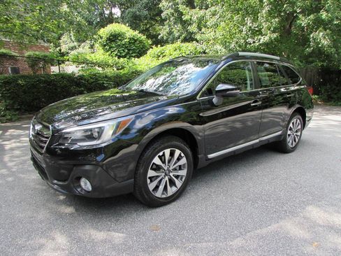 Used 2019 Subaru Outback 3.6R Touring w/ Popular Package #3A AWD/4WD image 2