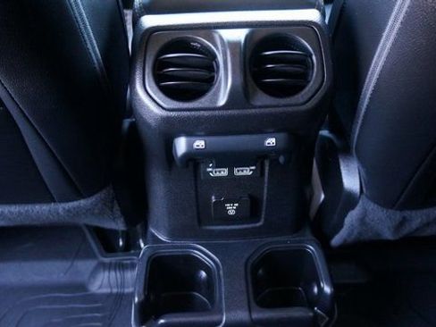 Used 2021 Jeep Gladiator Overland image 41