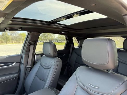 New 2025 Cadillac XT5 Premium Luxury FWD image 25