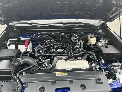 Used 2025 Toyota Tacoma SR5 RWD image 33