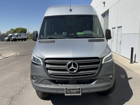Used 2025 Mercedes-Benz Sprinter 2500 image 7