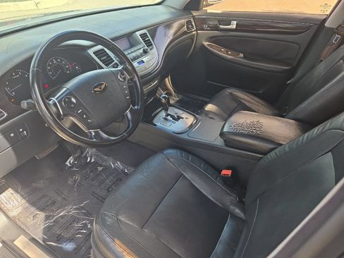 Used 2012 Hyundai Genesis 3.8 RWD image 9