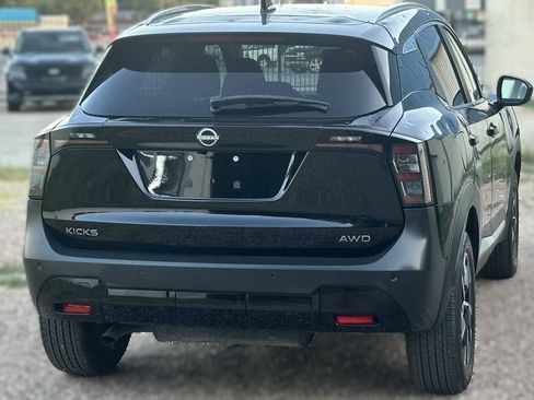 Used 2026 Nissan Kicks SV AWD/4WD image 9