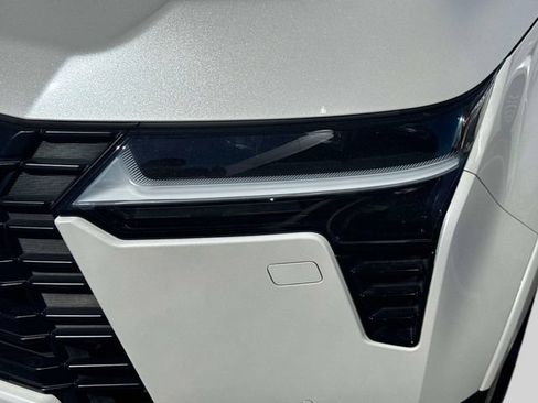 Used 2024 Lexus GX 550 w/ Accessory Package (31) AWD/4WD image 11