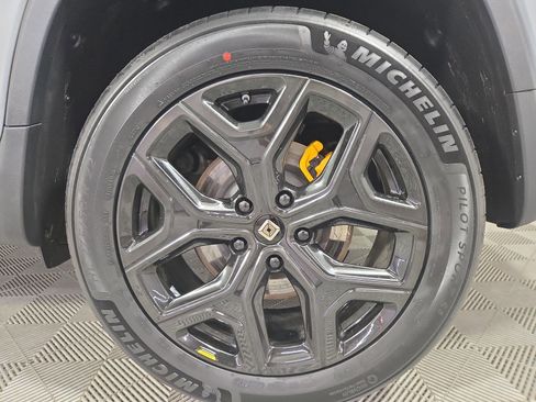 Used 2023 Rivian R1T Adventure image 10