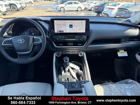 New 2026 Toyota Grand Highlander XLE image 12
