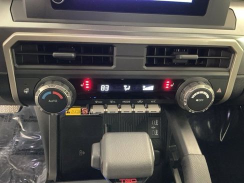 Used 2024 Toyota Tacoma TRD Off-Road image 18