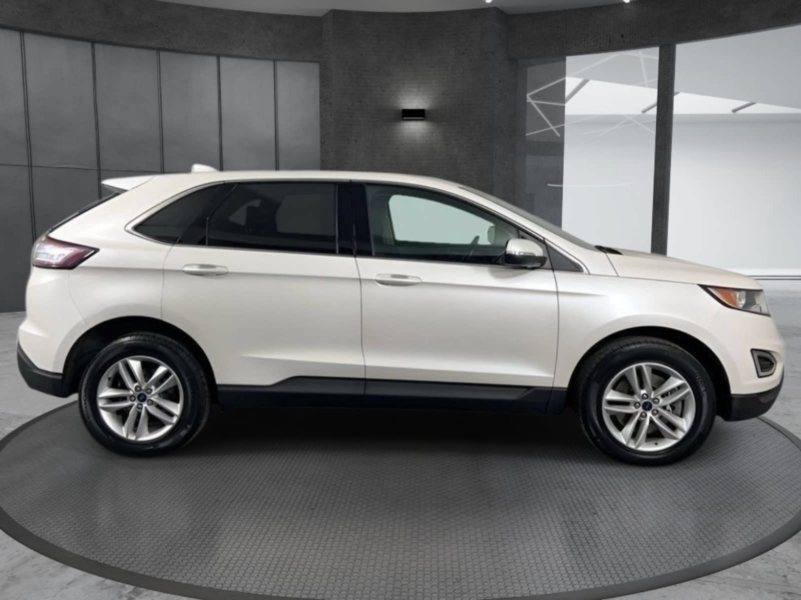Used 2017 Ford Edge SEL AWD/4WD image 4