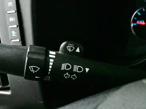 Used 2023 Chevrolet Express 3500 LS image 31