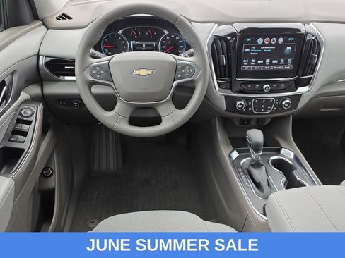 Used 2018 Chevrolet Traverse LT FWD image 12