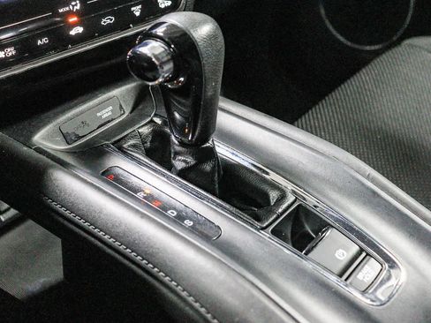 Used 2018 Honda HR-V EX image 23