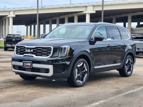 Used 2025 Kia Telluride S FWD image 3