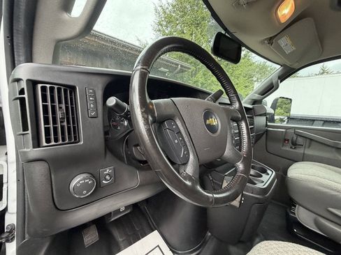Used 2022 Chevrolet Express 3500 w/ Power Convenience Package RWD image 30