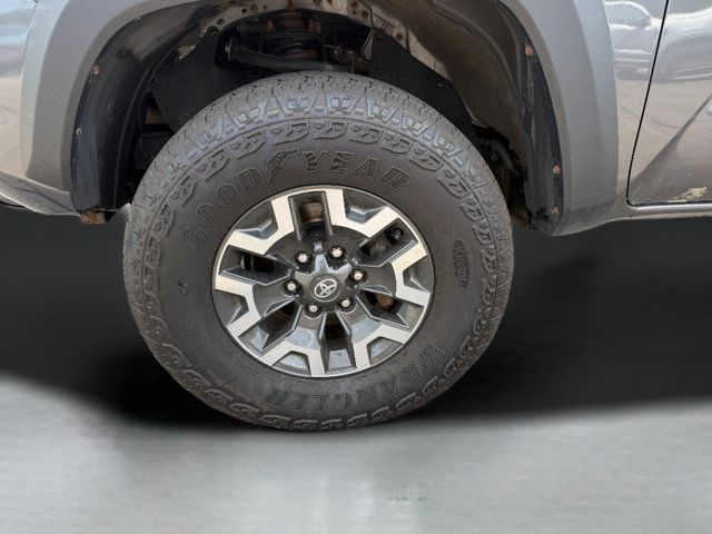 Used 2021 Toyota Tacoma TRD Off-Road AWD/4WD image 26