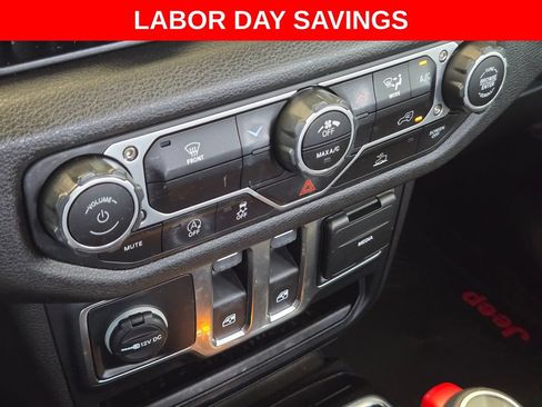Used 2025 Jeep Wrangler Sport AWD/4WD image 15