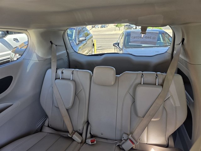 Used 2021 Chrysler Pacifica Touring-L FWD image 12