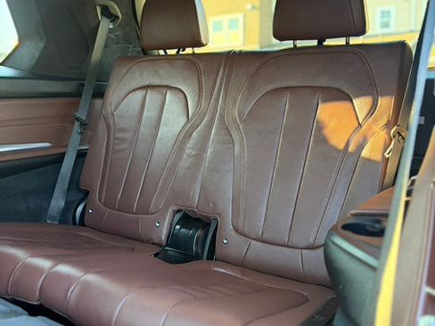 Used 2020 BMW X7 xDrive40i w/ M Sport Package image 15