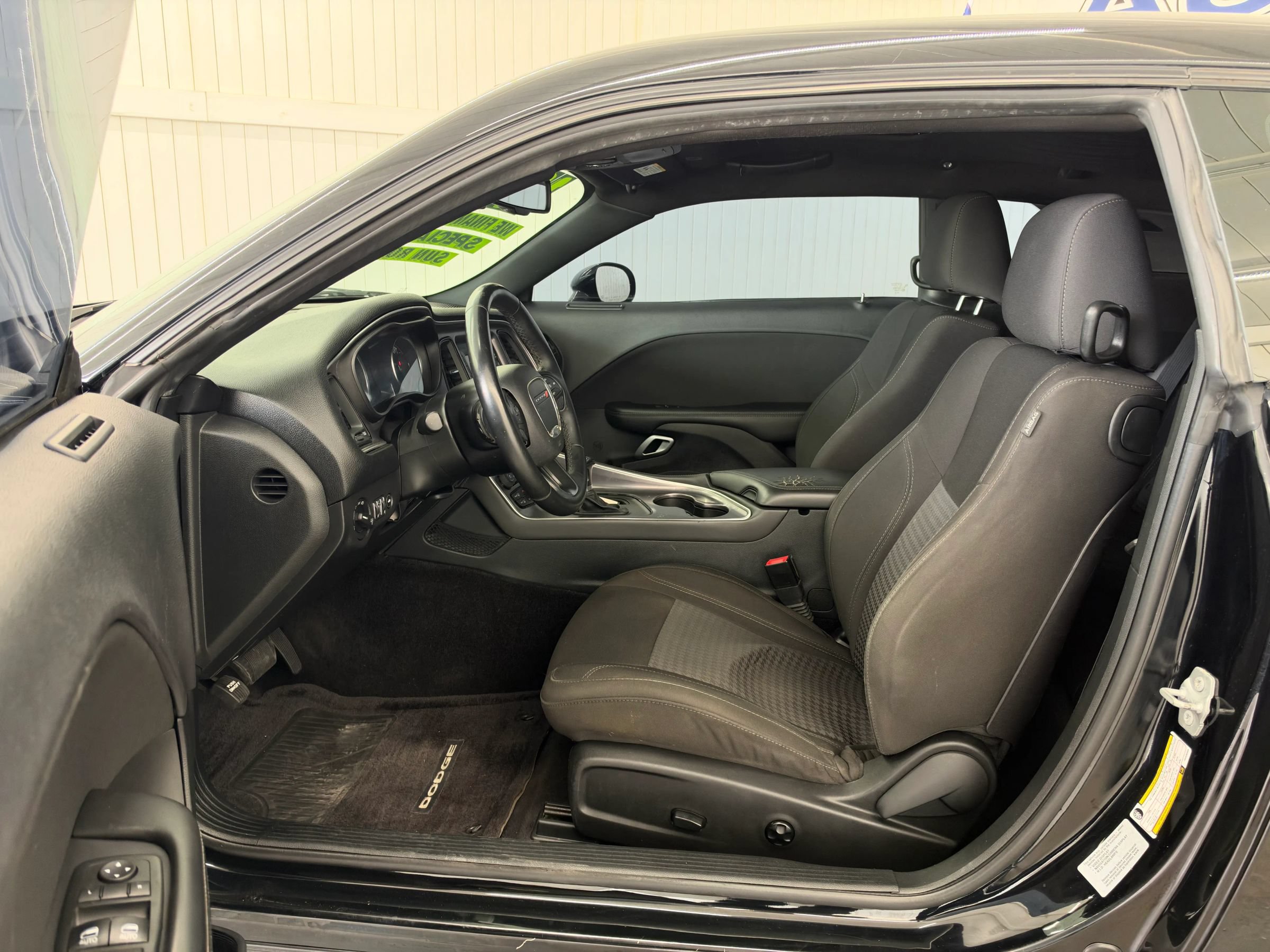 Used 2017 Dodge Challenger R/T RWD image 9